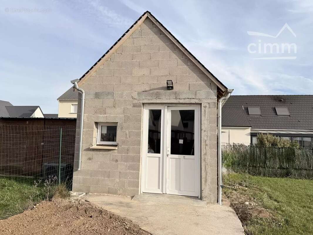 Maison à SAINT-SULPICE-DE-POMMERAY