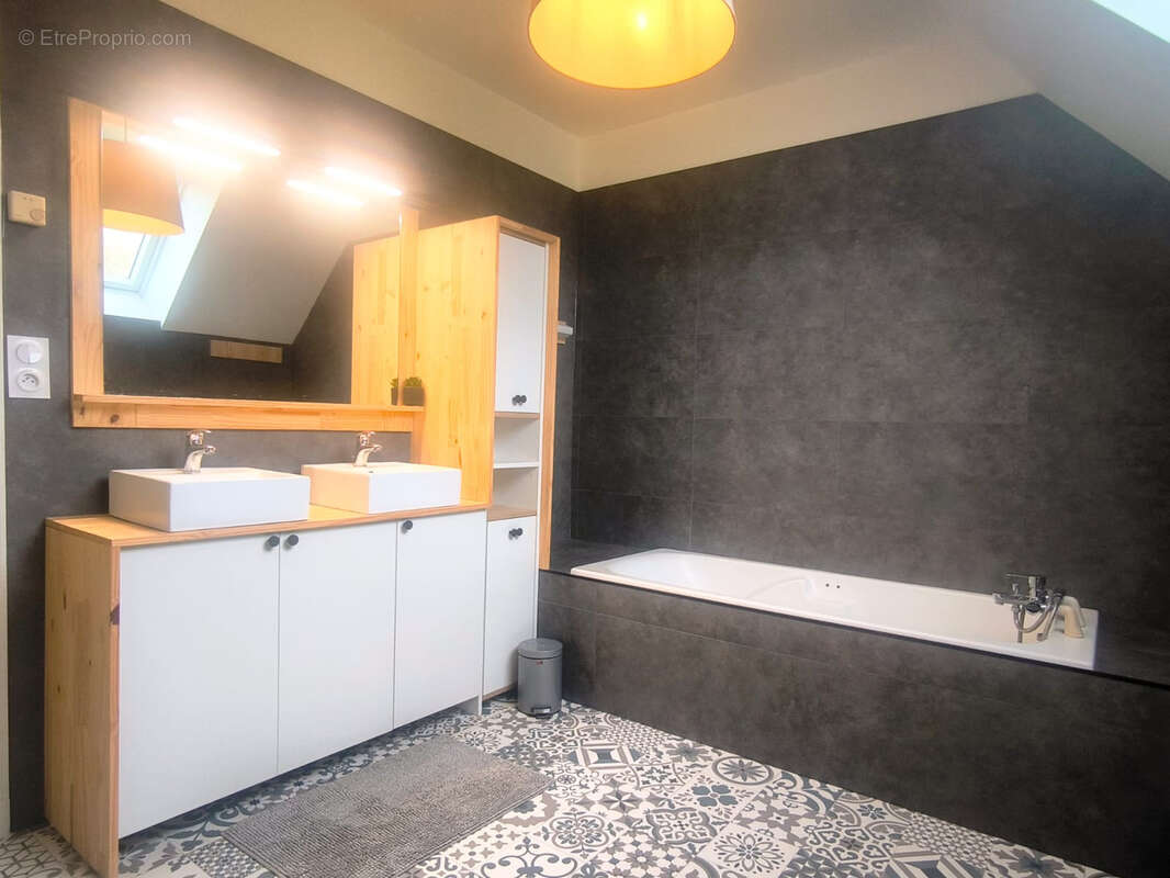 Maison à COULANS-SUR-GEE