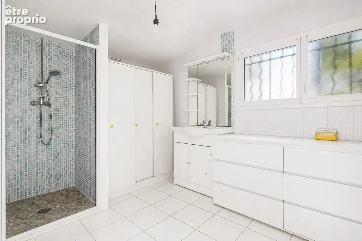 Maison de 9 pièces de 246 m² à Velaux - photo 17