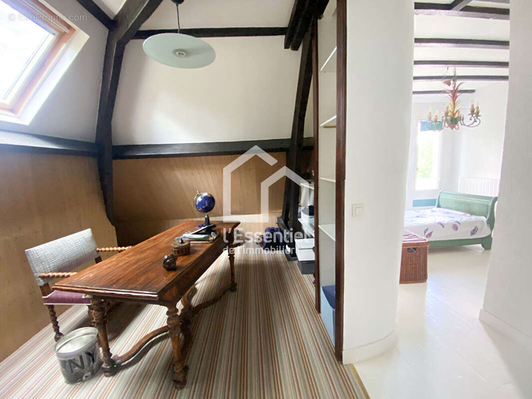 Maison à VERNEUIL-SUR-SEINE