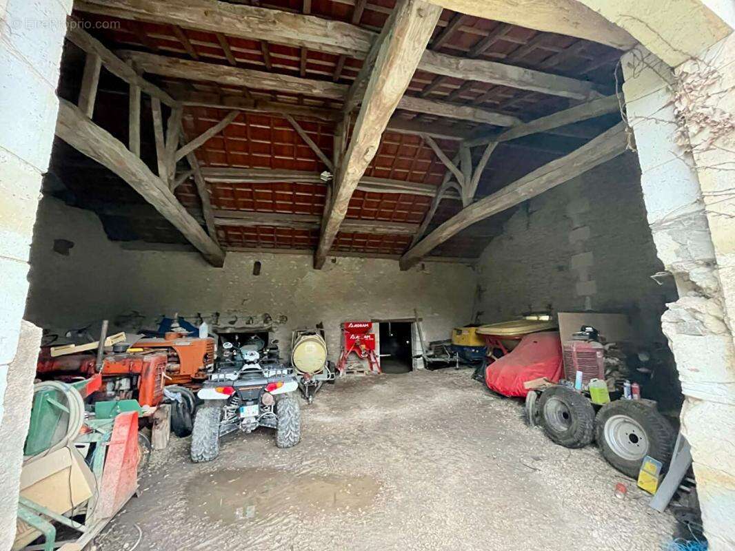 Corps de ferme avec dépendances à rénover - photo 5