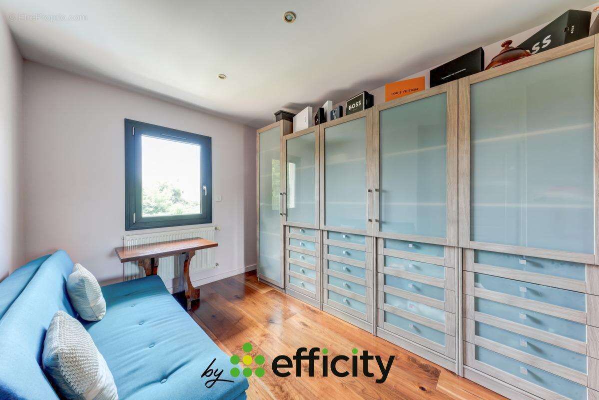 Maison 183 m² à Genas  - photo 17
