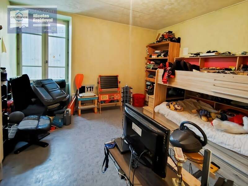 Appartement à COUSANCE