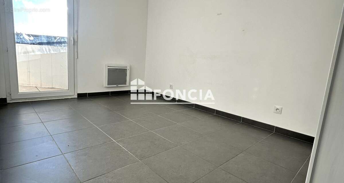 Appartement à MARSEILLE-4E