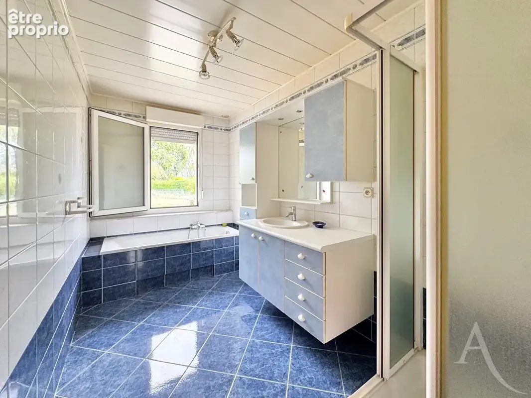 Véritable pavillon individuel de plain-pied en impasse / climatisé / Garage et jardin - photo 14