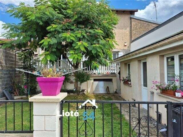 Maison 151 m² à Mangonville  - photo 2
