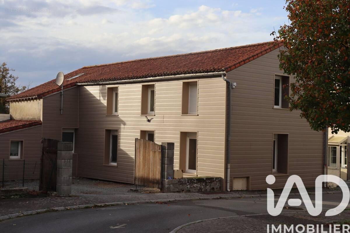 Photo 1 - Maison à LARGEASSE