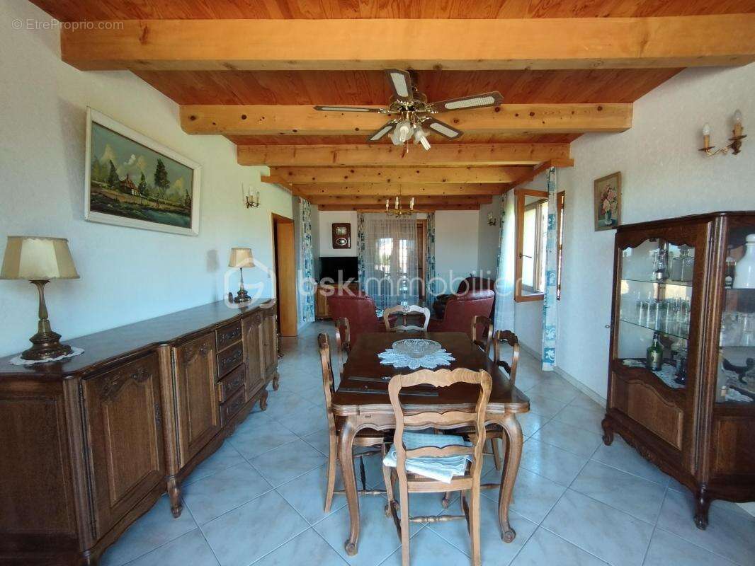 Maison à GROSPIERRES