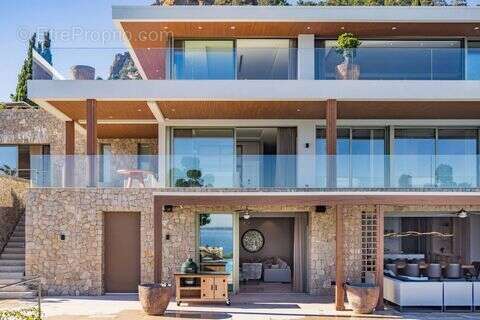 Maison à THEOULE-SUR-MER