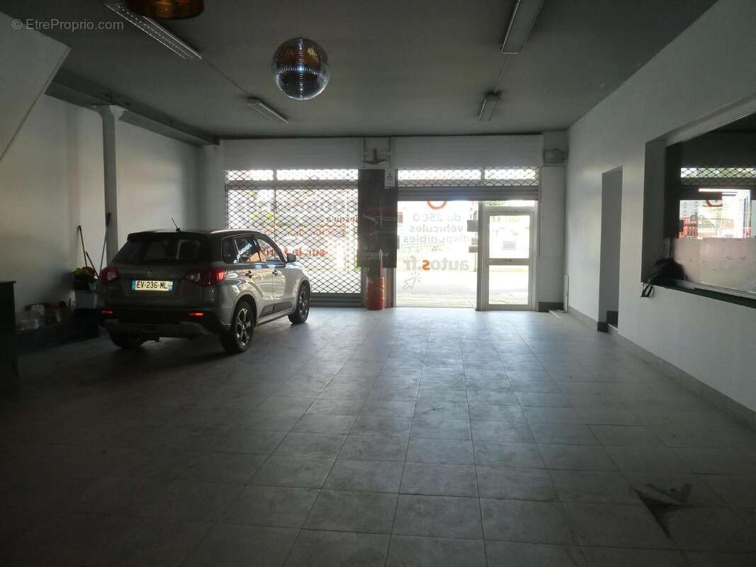 Commerce 1100 m² à Caudry  - photo 2