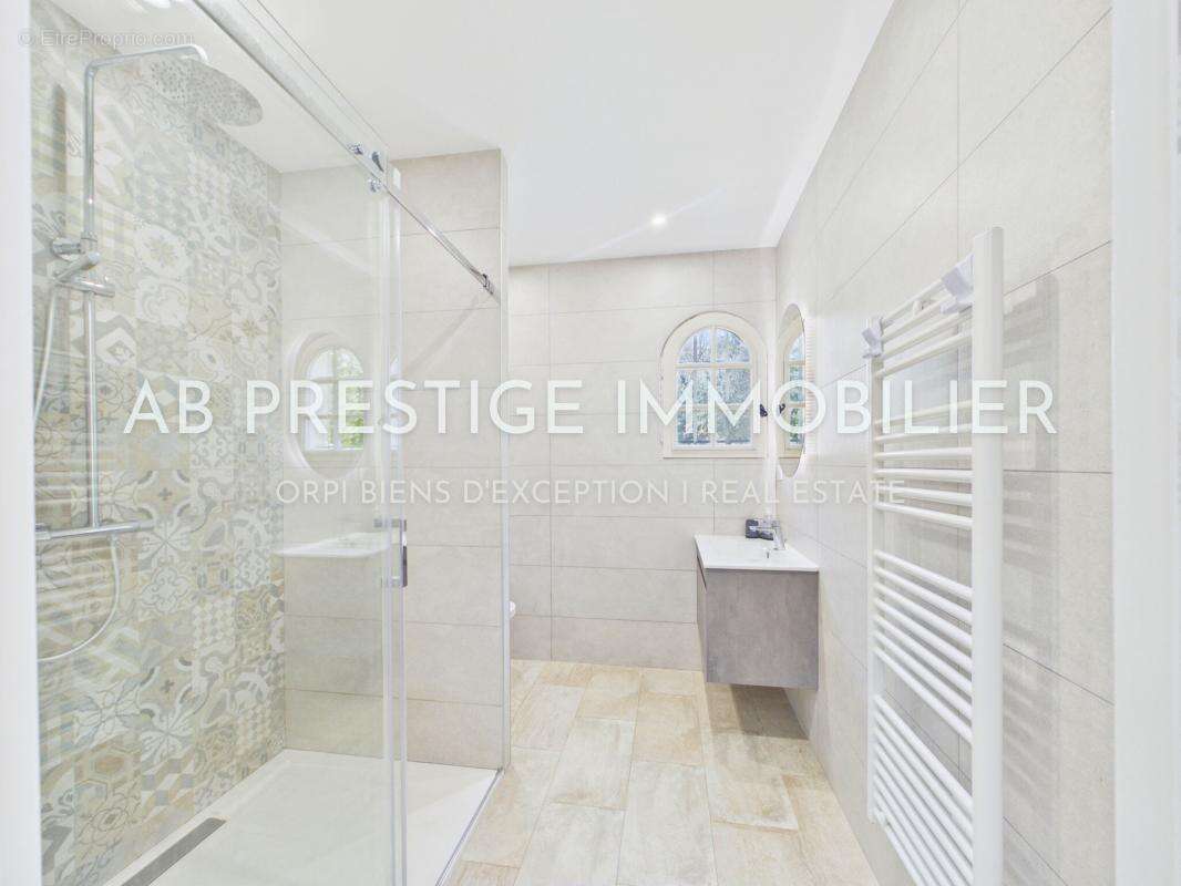 Propriété de charme - calme absolu - domaine rénové - piscine d'exception - idéal grande famille ou projets de chambres d'hôtes  - photo 38