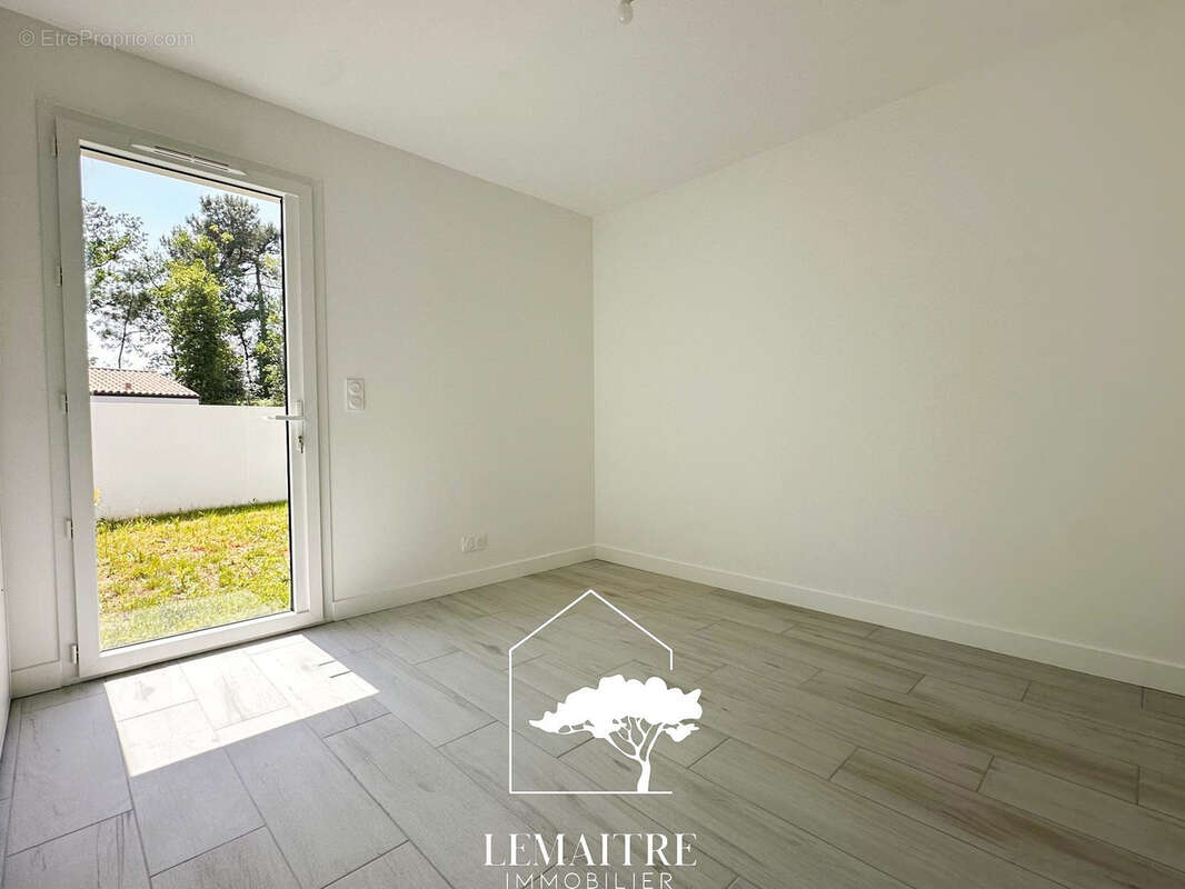 Maison à LES MATHES