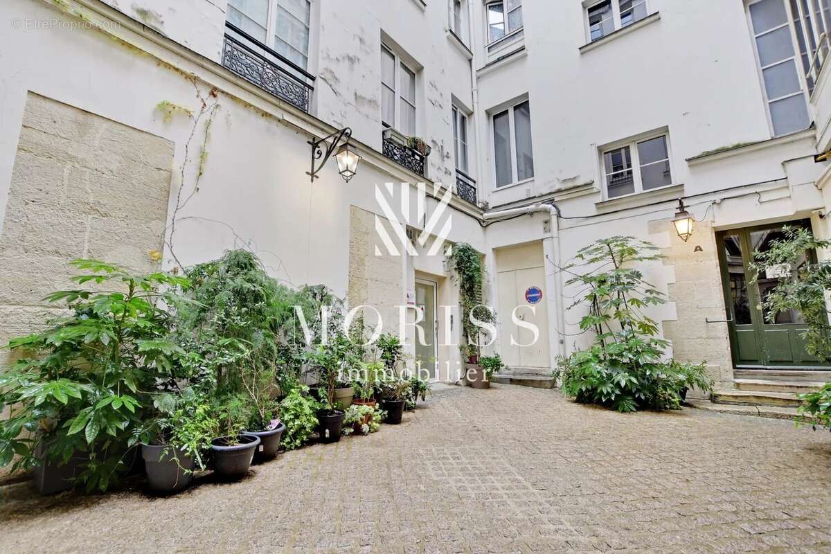 Appartement à PARIS-3E