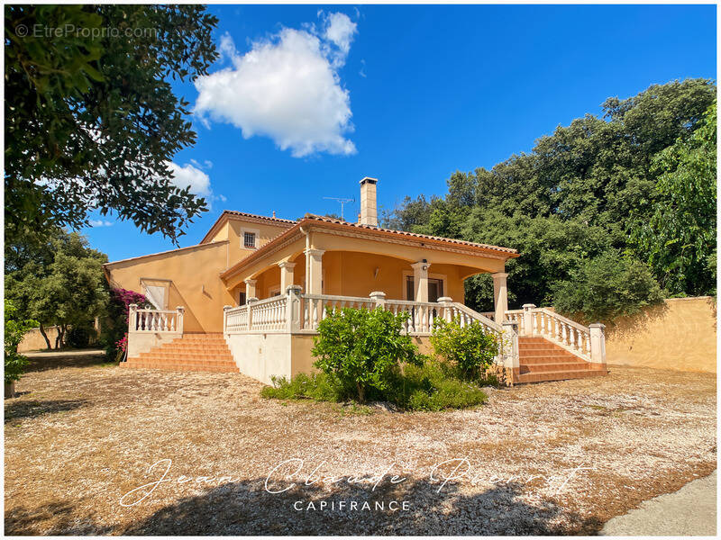 Maison à BELLEGARDE