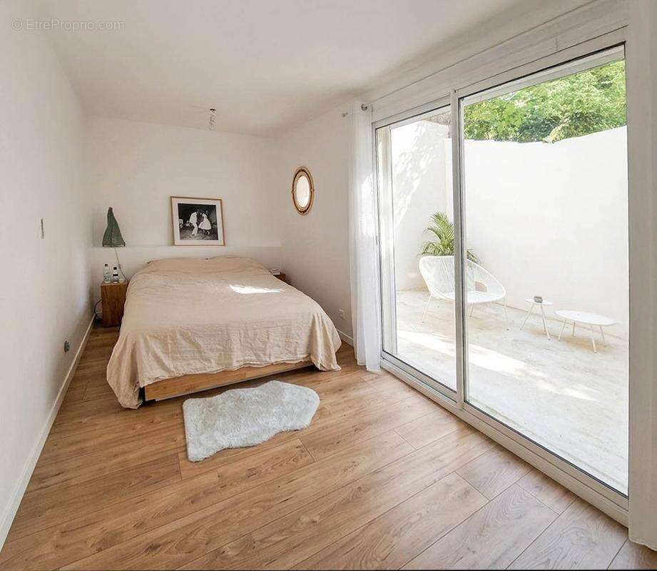 Appartement à MARSEILLE-5E