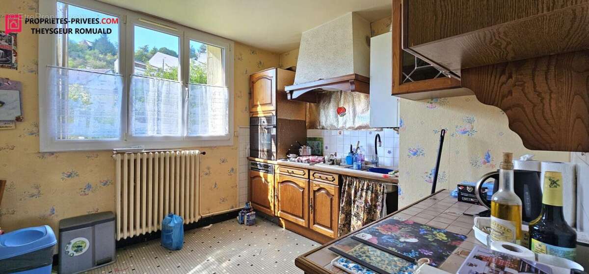 Appartement à PARON