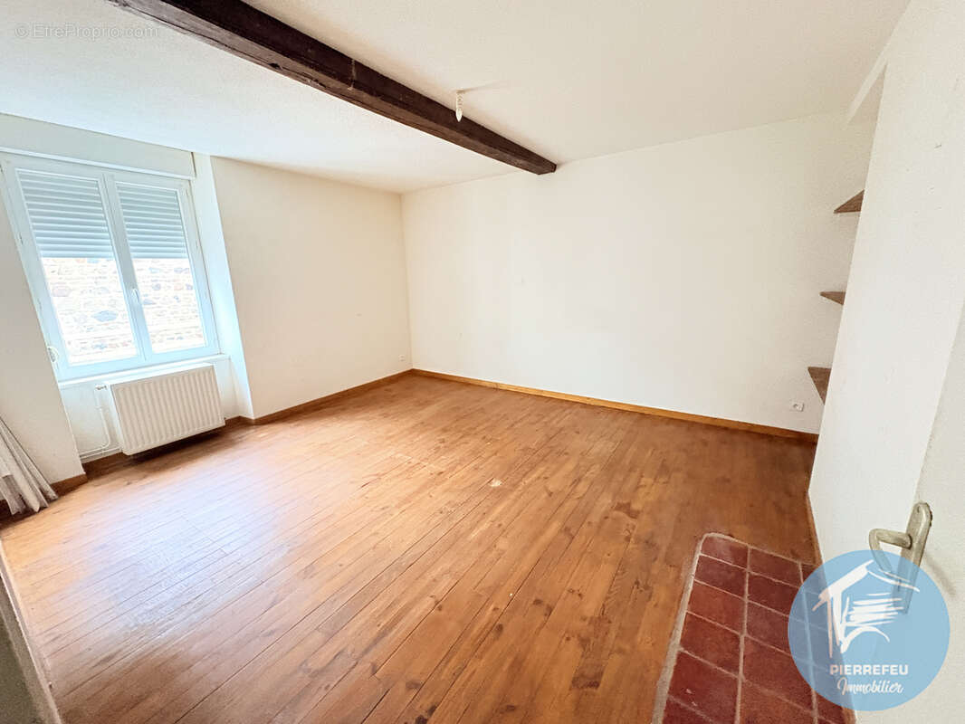 Appartement à SAINT-SYMPHORIEN-DE-LAY