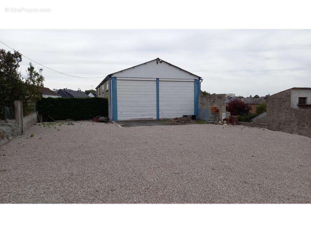 Commerce à SAINT-POL-SUR-TERNOISE