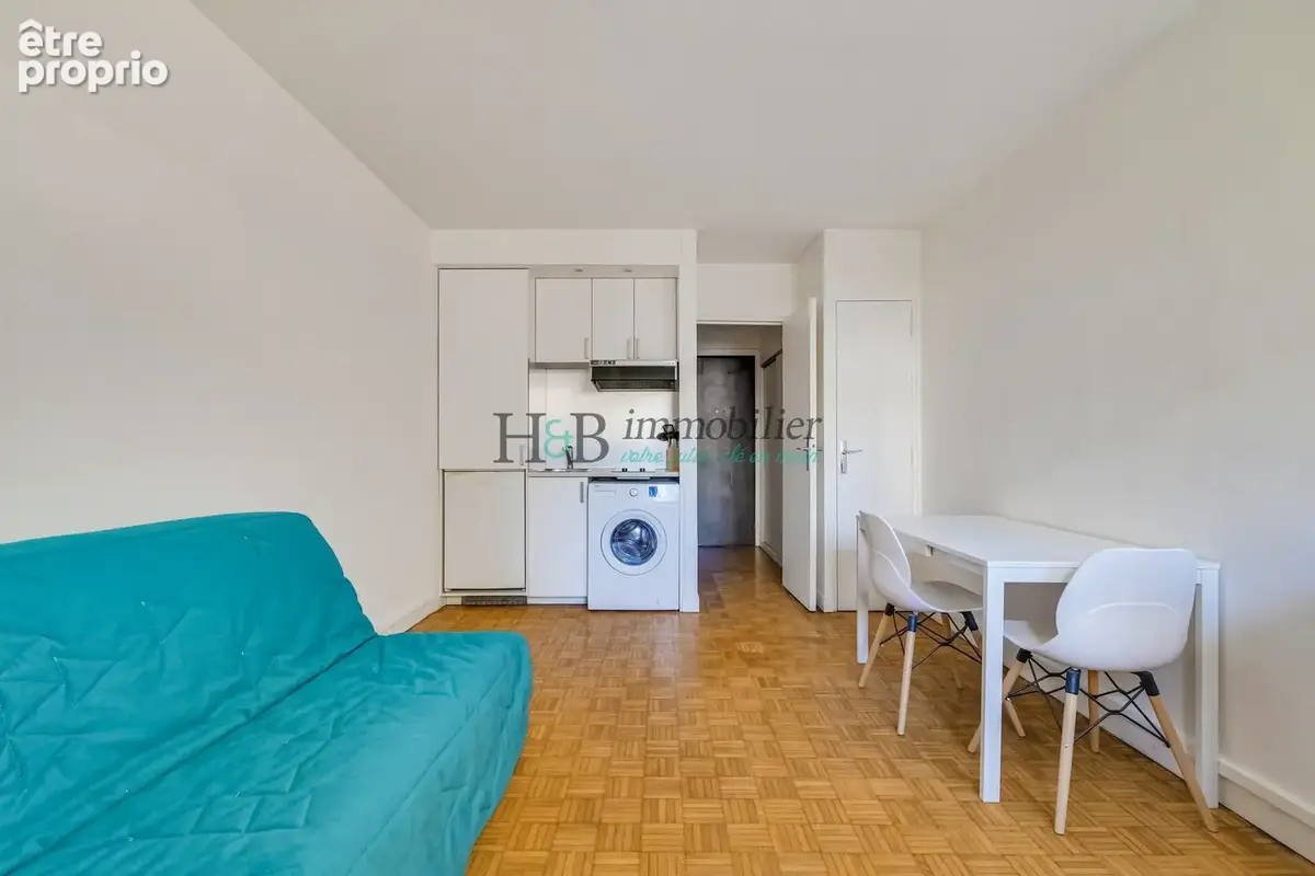 Studio en parfait état, lumineux avec vue dégagée, sans vis-à-vis - photo 2