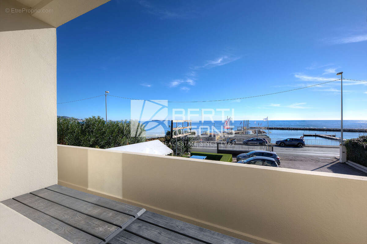 Appartement à MANDELIEU-LA-NAPOULE