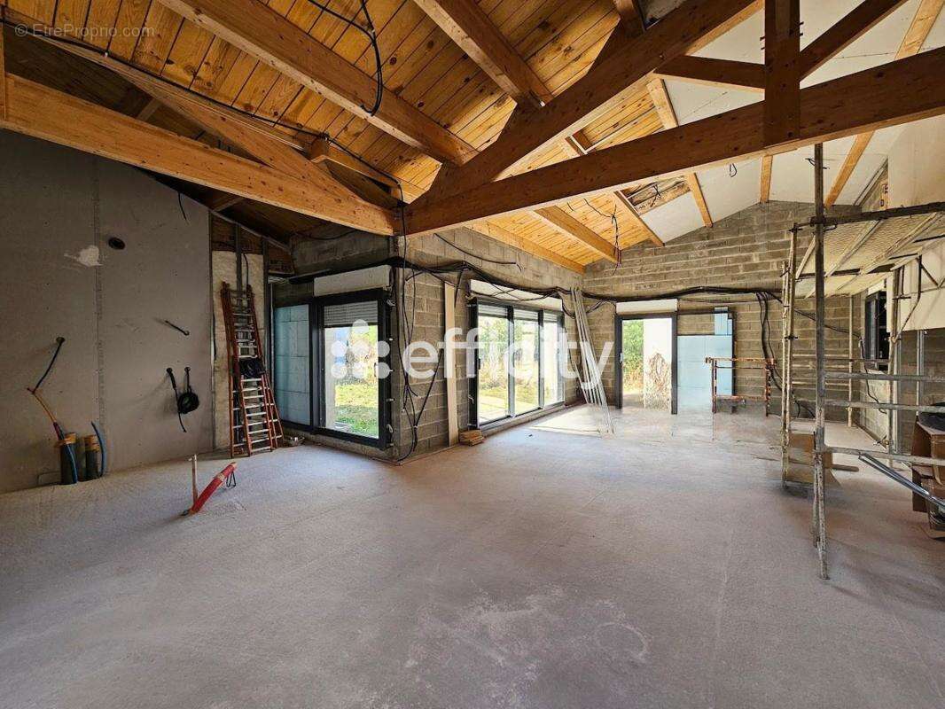 Maison à LA GREVE-SUR-MIGNON