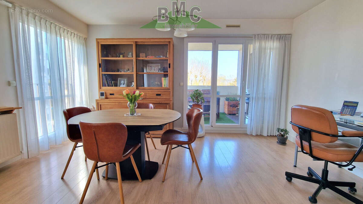 Appartement à LE PLESSIS-BOUCHARD