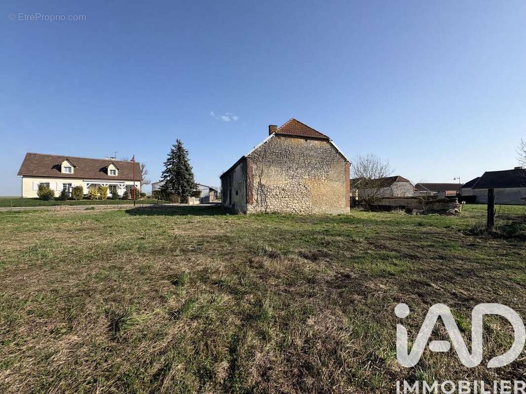 Maison 75 m² à Val-Des-Marais  - photo 3