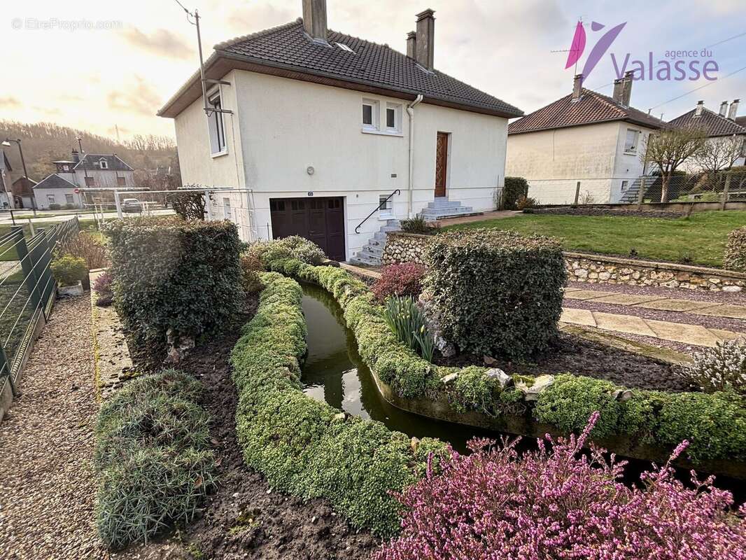 Maison à GRUCHET-LE-VALASSE