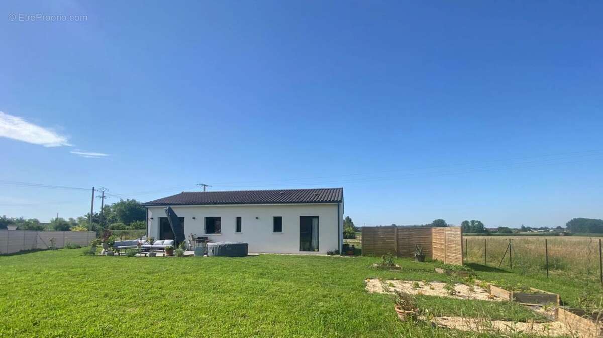 Maison à SAINT-GERMAIN-ET-MONS