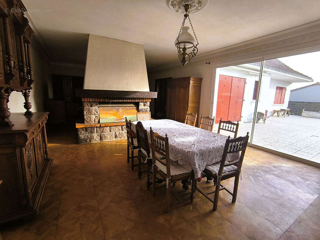 Maison à COMMEQUIERS