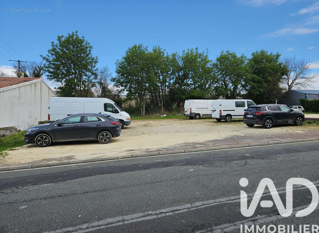 Photo 3 - Parking à SAINT-PORCHAIRE