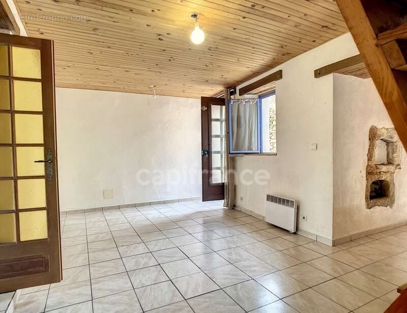 Dpt Drôme (26), à vendre proche de LA TOUCHE maison en pierre P5 mitoyenne, d'environ 110 m² habitables avec cour - photo 18