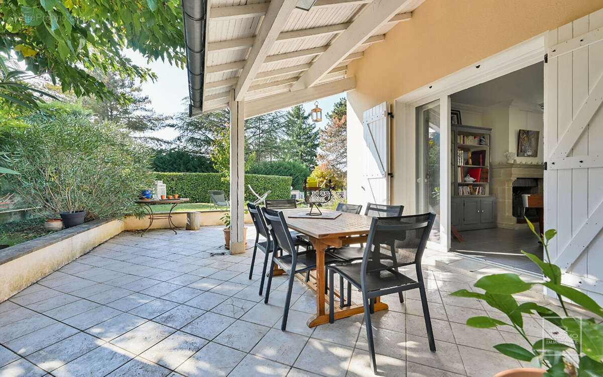 Maison à CHAMPAGNE-AU-MONT-D&#039;OR