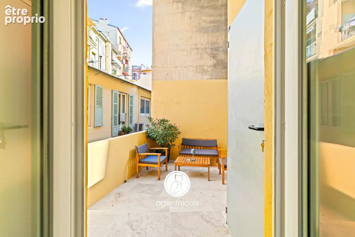 Nice // Le Port : 3 pièces - Terrasse - Rénové - Traversant - photo 11