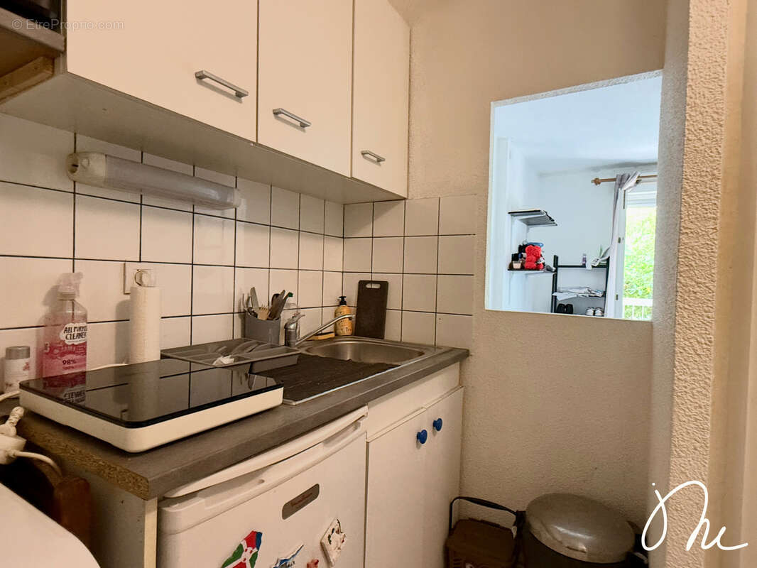 À Montpellier, libre de toute occupation, studio 23 m2 avec terrasse et parking - photo 4