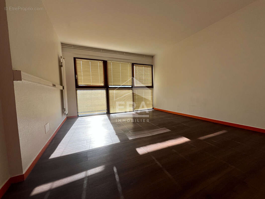 Appartement à SAINT-ETIENNE-DU-ROUVRAY