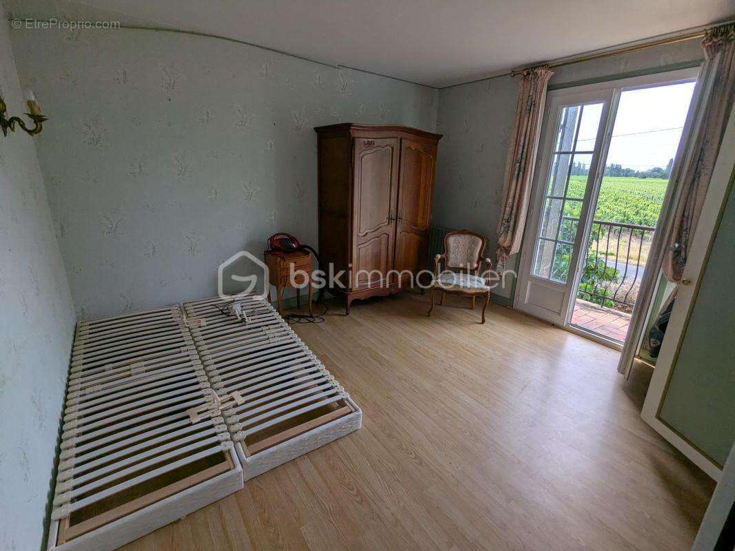 2 Maisons    proche St Emilion      de 150 m2 et 100m2                180000€        St Pey D'armens - photo 8