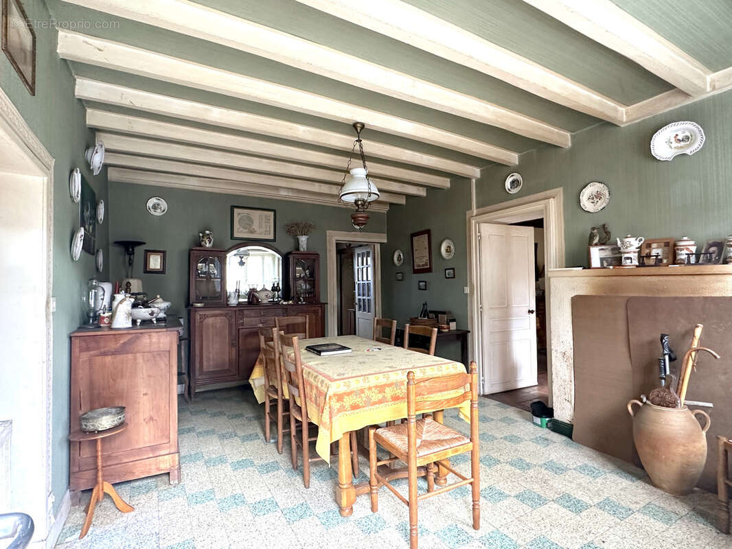 Maison à SAINT-JEAN-DE-SAUVES