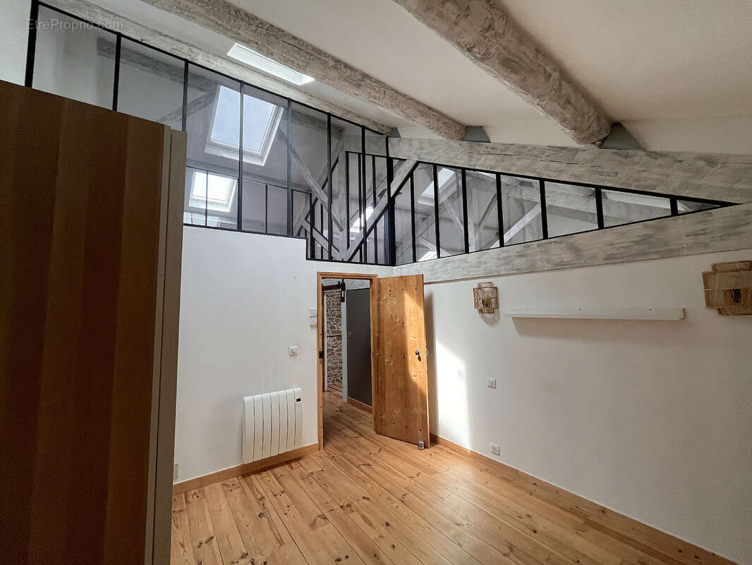 207 m2 au coeur du village avec terrasse et garage - photo 16
