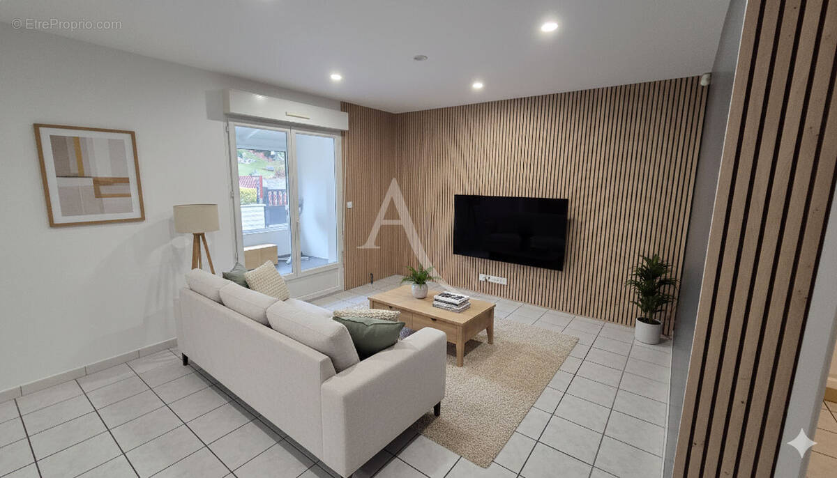 Maison à SAINT-THIBAULT-DES-VIGNES