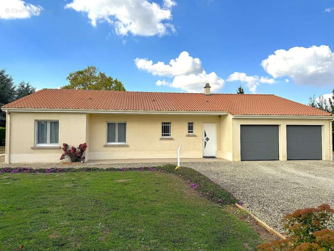   - Maison à SAINT-JACQUES-DE-THOUARS