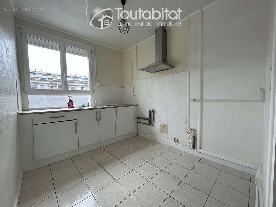 Appartement 49 m² à Charleville-Mezieres  - photo 7