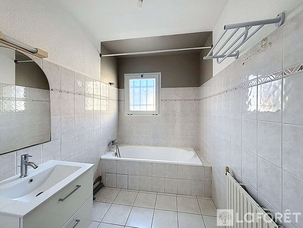 Appartement à BOUJAN-SUR-LIBRON