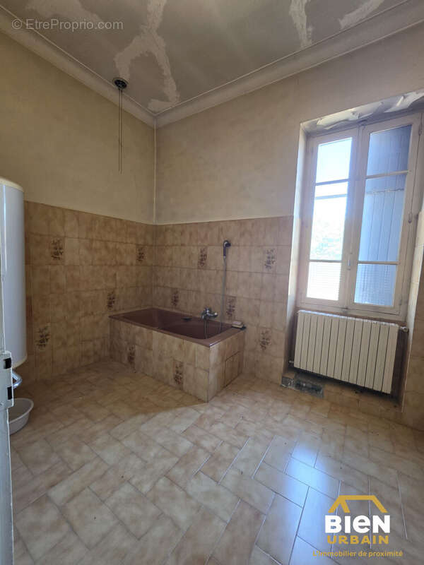 Maison 6 pièces 250 m² à vendre à Milhaud (30540) - photo 9