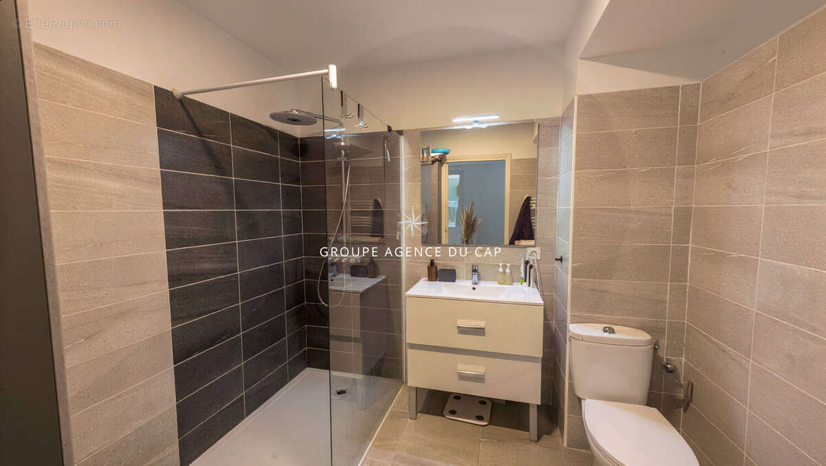 PUGET-SUR-ARGENS  Appartement 3 pièces de 88 m² avec terrasse de 21m²,  garage et piscine - photo 13