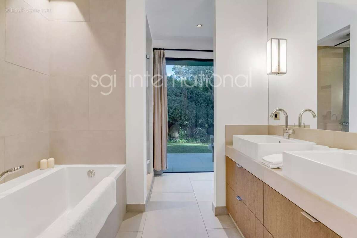 Ref 2306 - saint-tropez - élégante propriété - proche centre - photo 14