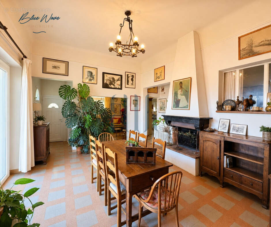 Grimaud   guerrevieille   propriété de caractère avec vue mer à quelques pas des plages - photo 9