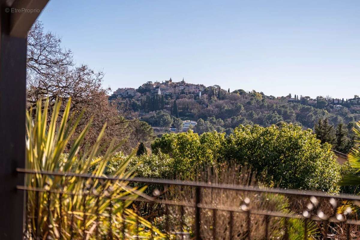 Maison à MOUGINS