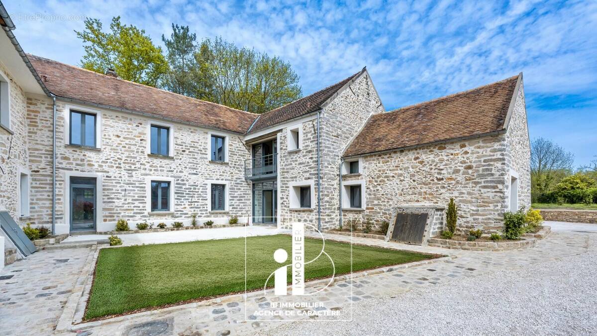 Maison à FLEURY-EN-BIERE