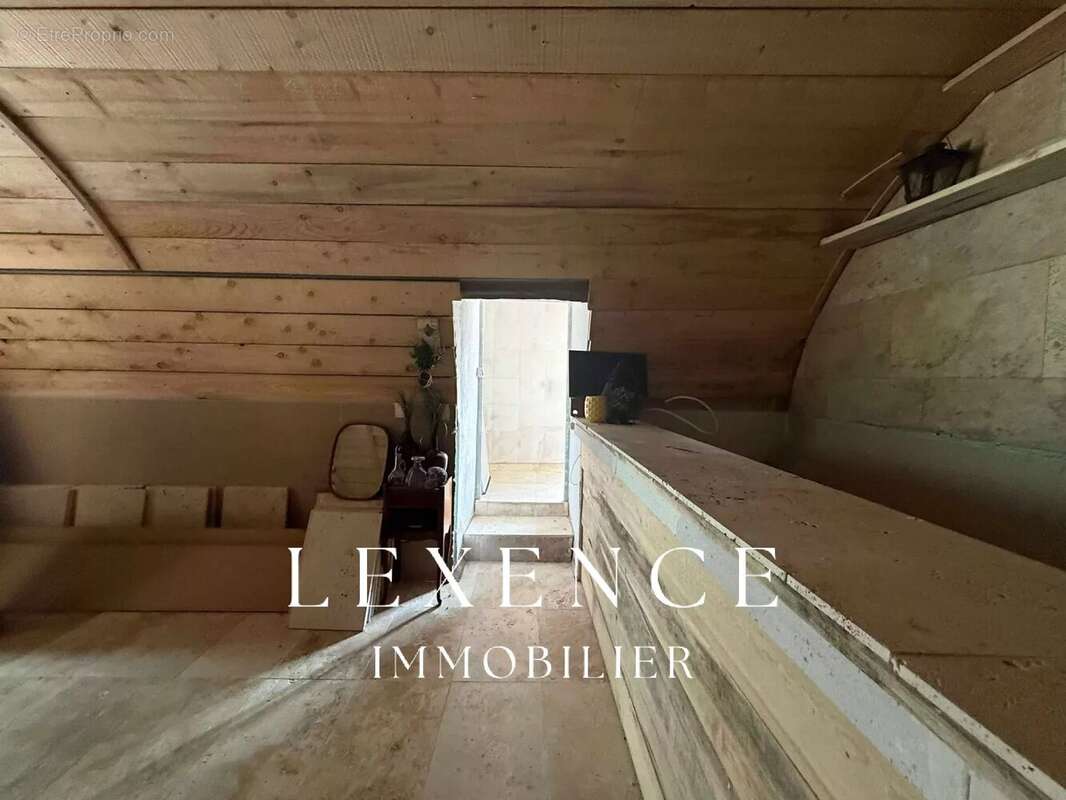 Appartement à POURRIERES